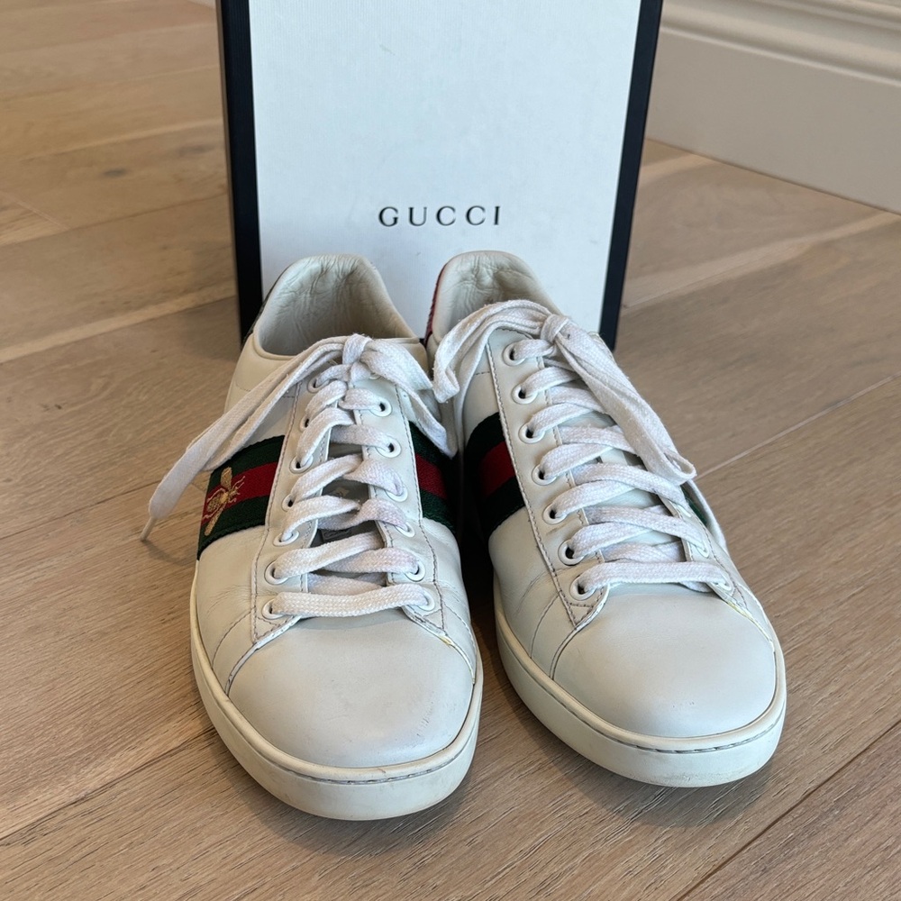 Gucci ACE Women's White Sneakers with Red and Green Details - Picture 2 of 11